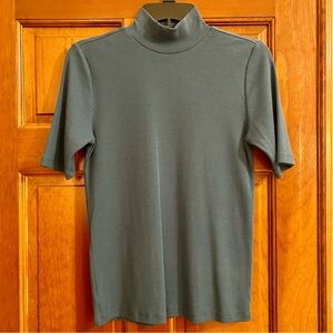 Loft Outlet short sleeve mock turtleneck size M